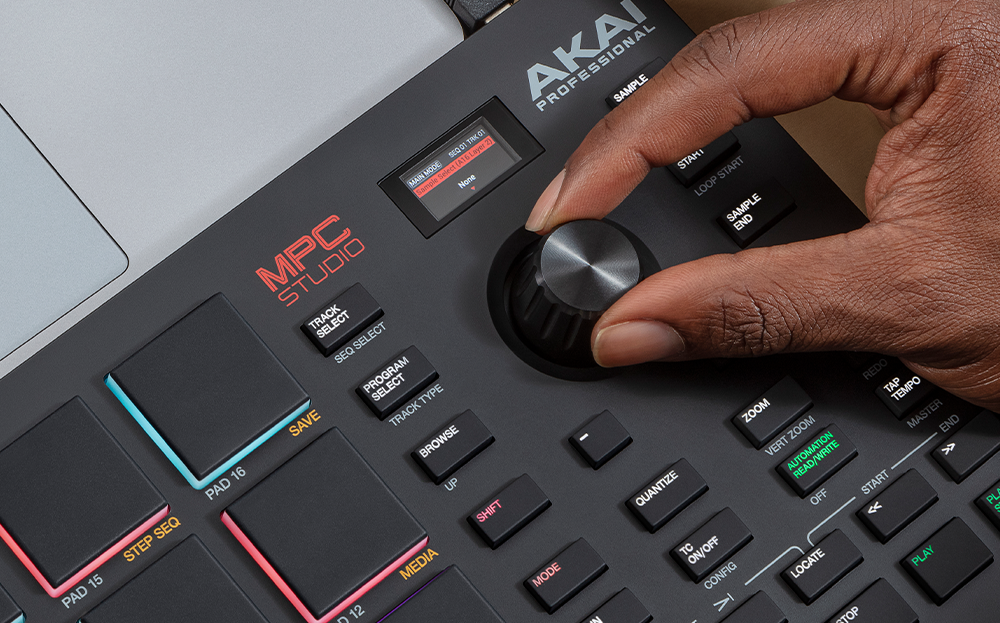 MIDI-Controller Beat Maker mit 16 anschlagsdynamischen RGB Pads MPC Software Akai Professional MPC Studio zuweisbarem Touch Strip & LCD Display 